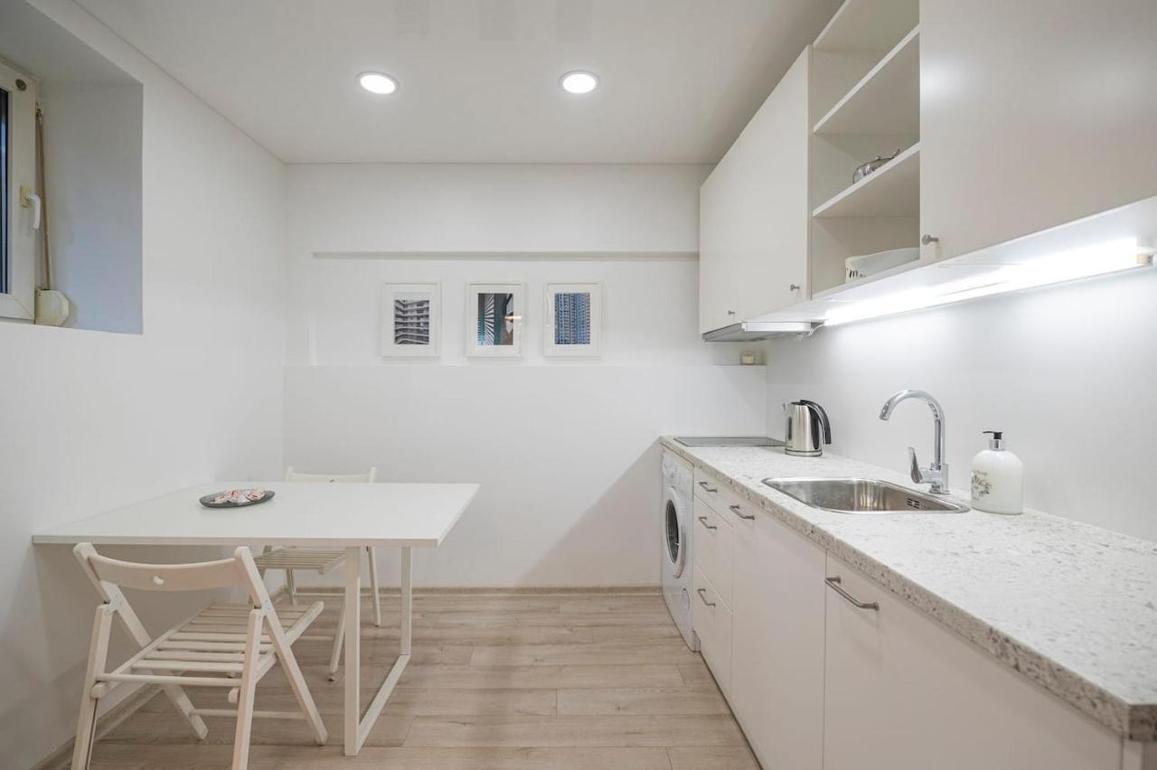 Kepezinski Centre Apartments Каунас Екстериор снимка