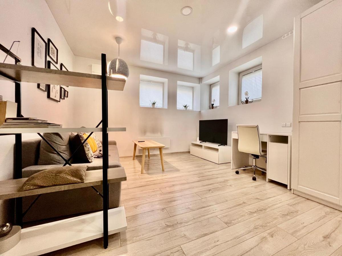 Kepezinski Centre Apartments Каунас Екстериор снимка